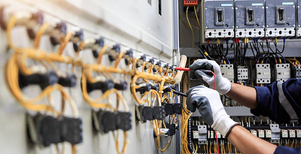 Professional Electrician technician working in Niagara, WI